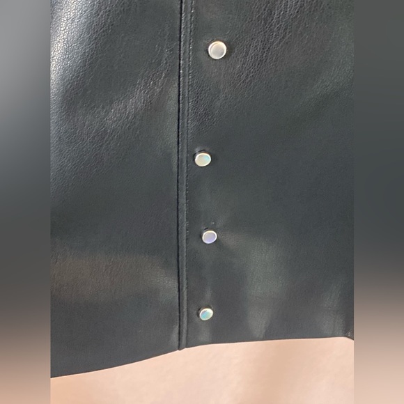 NWT Vegan Leather Skirt with Silver Studs🖤✔️⚫️Worthington Size 8 NWT - Picture 4 of 13